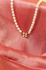 Load image into Gallery viewer, Bow Pearl Duchess (White Jade)
